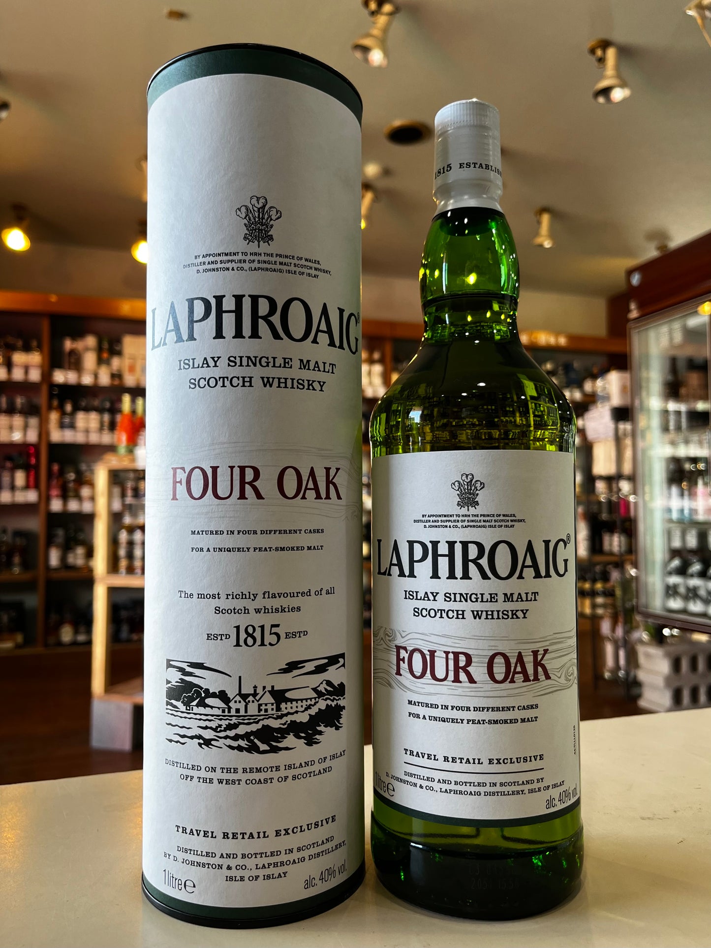 LAPHROAIG FOUR OAK ISLAY SINGLE MALT SCOTCH WHISKY ラフロイグ フォーオーク アイラ シングル モルト スコッチ ウイスキー