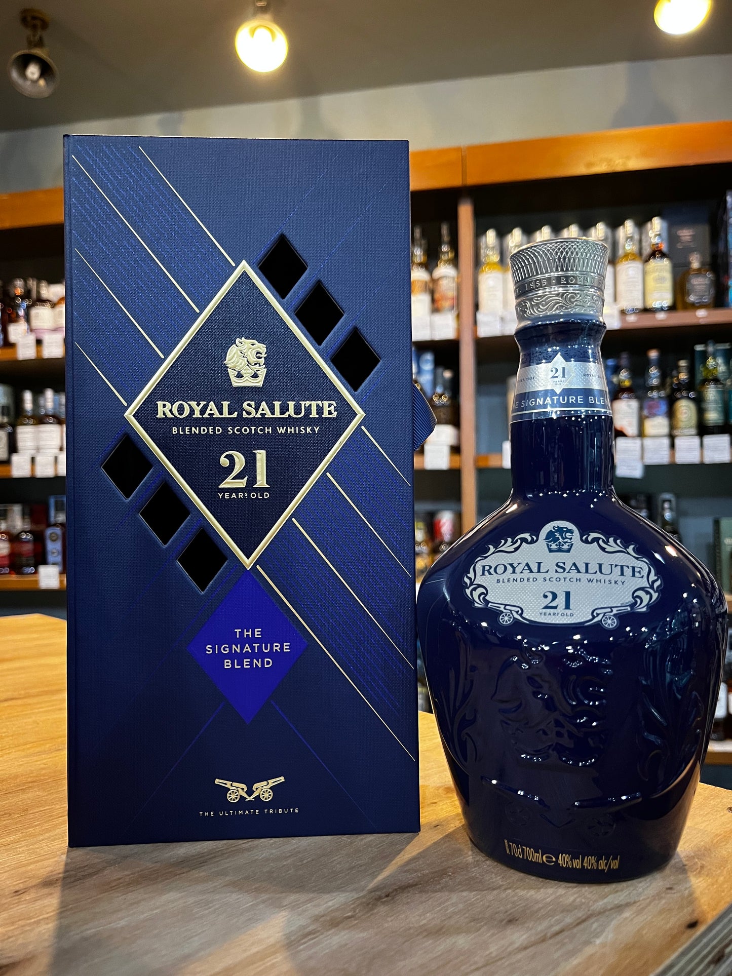 ロイヤル サルート 21年 シグネチャーブレンド ROYAL SALUTE 21 YEARS OLD THE SIGNATURE BLEND