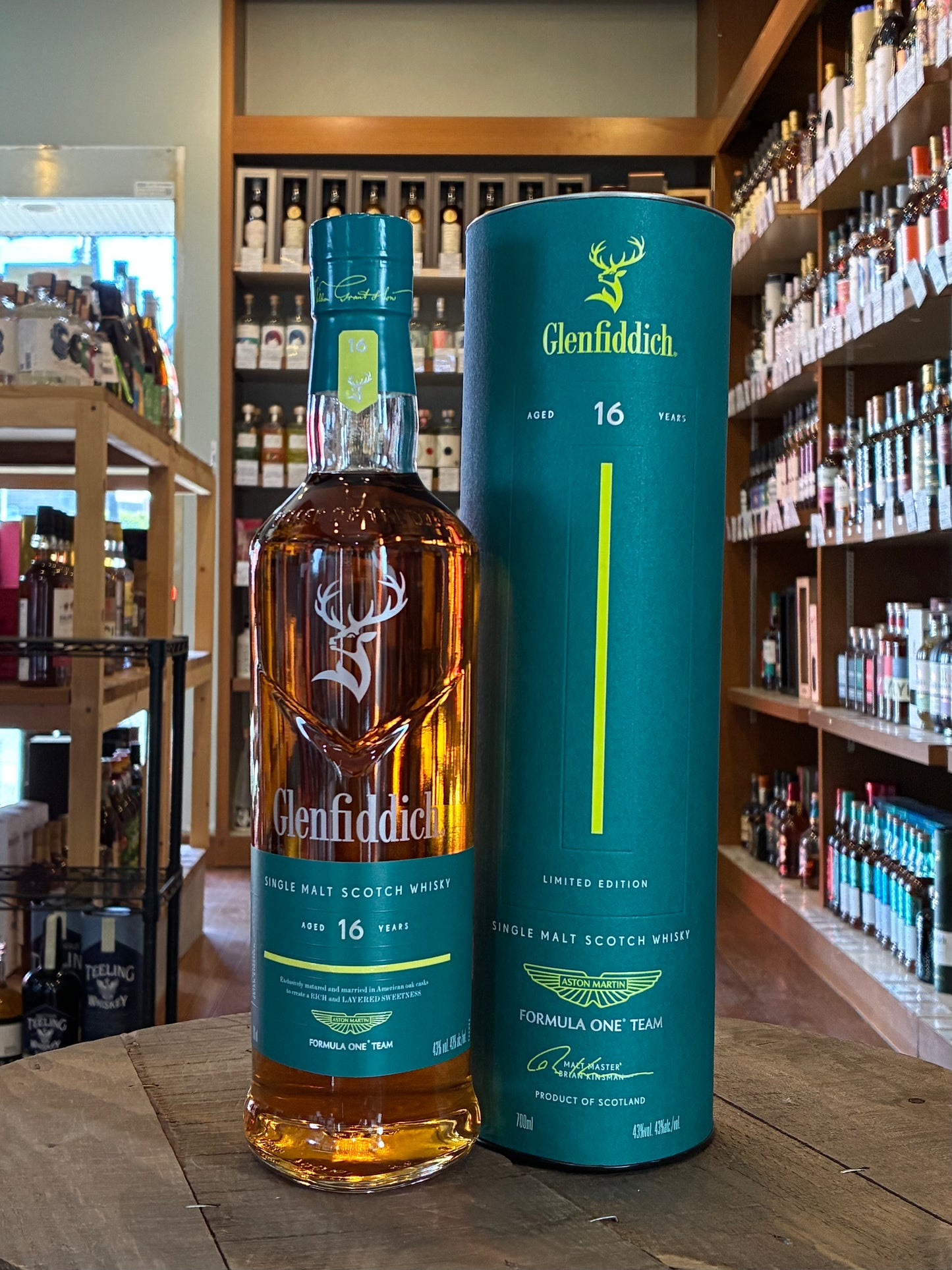 グレンフィディック 16年　アストンマーティン F1デザイン　GLENFIDDICH 16yo ASTON MARTIN F1 DESIGN